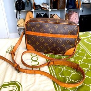 AUTHENTIC TROCADERO LOUIS VUITTON CROSSBODY BAG